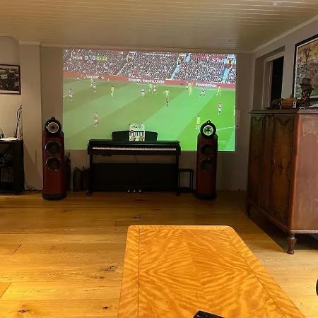 Villa Older With Large Garden *