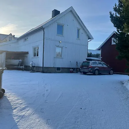 Older With Large Garden Villa *