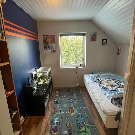 Villa Older With Large Garden *