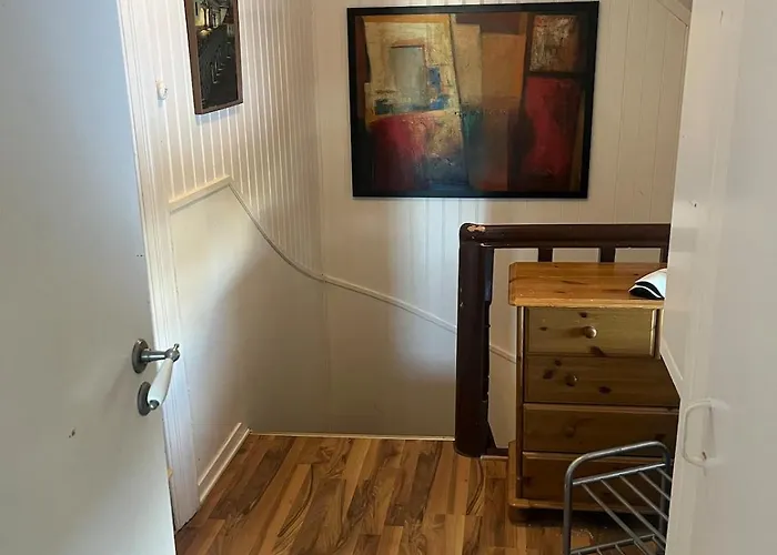 Villaer Older With Large Garden *